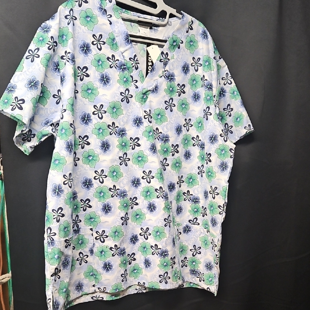 Women's Floral Print Scrub Top